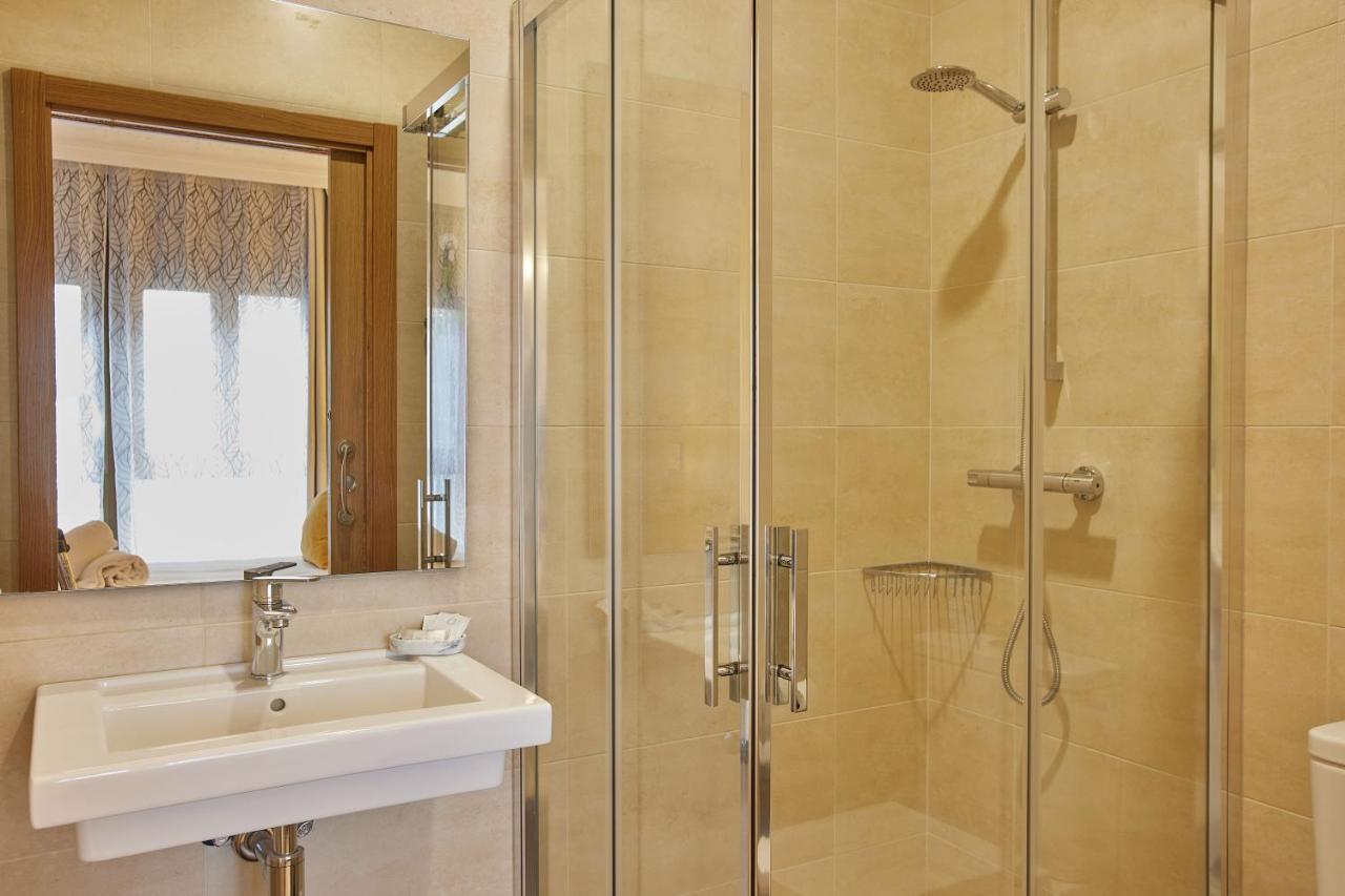 Aia Guest house 2*